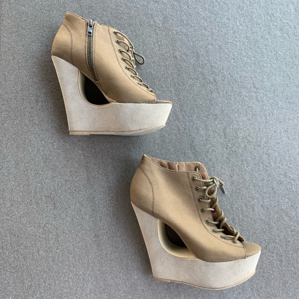 Steve Madden Olive Lace Up Platform Heels